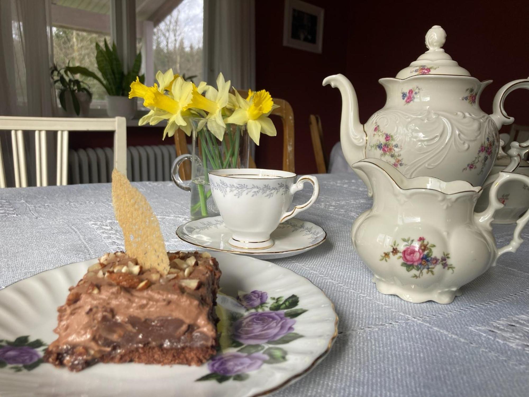 Viktors Affaershus Bed and Breakfast Atran Buitenkant foto