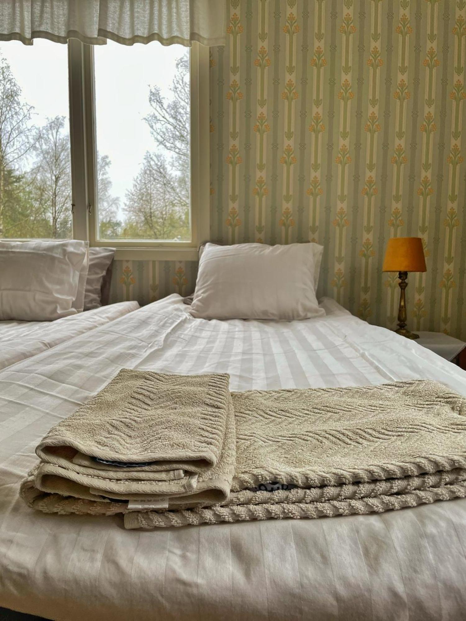 Viktors Affaershus Bed and Breakfast Atran Buitenkant foto