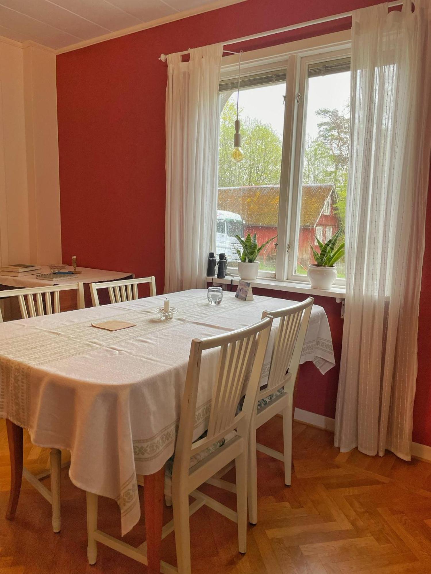 Viktors Affaershus Bed and Breakfast Atran Buitenkant foto