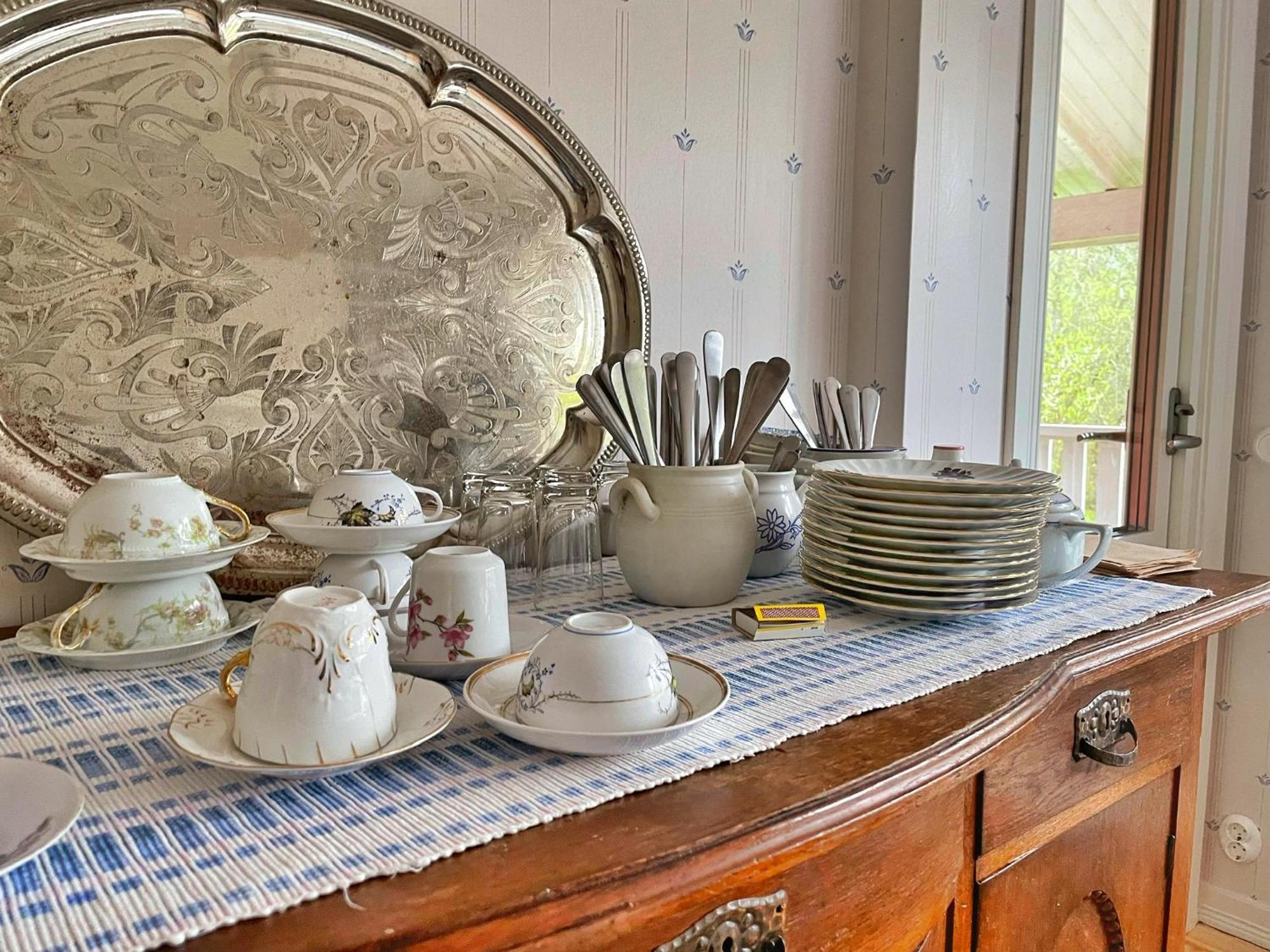 Viktors Affaershus Bed and Breakfast Atran Buitenkant foto