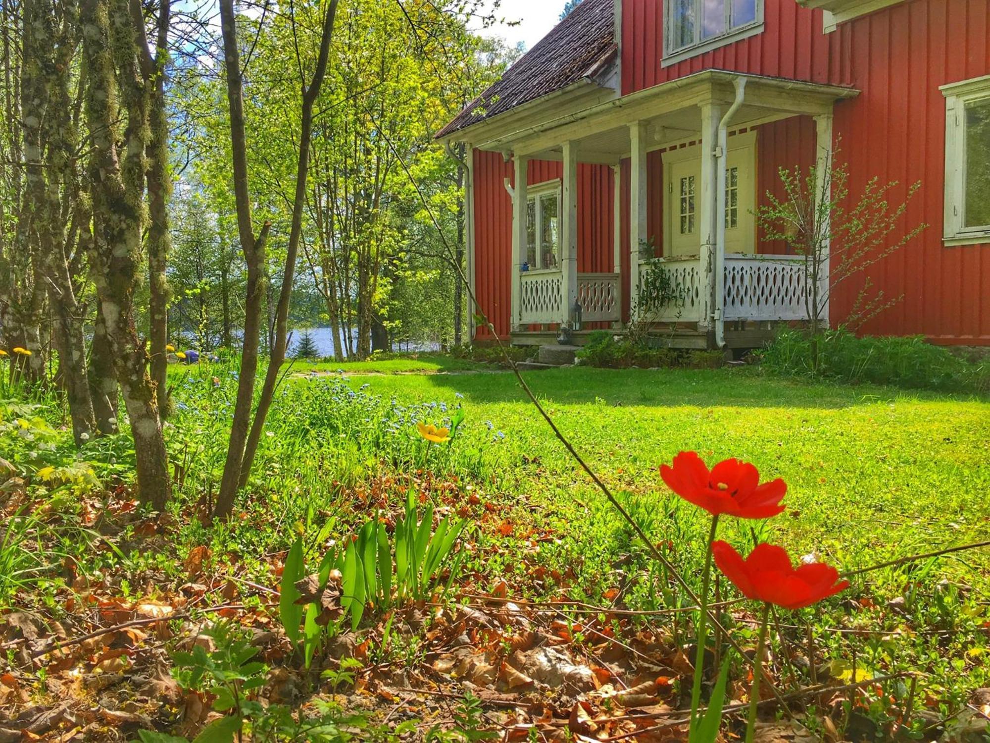 Viktors Affaershus Bed and Breakfast Atran Buitenkant foto